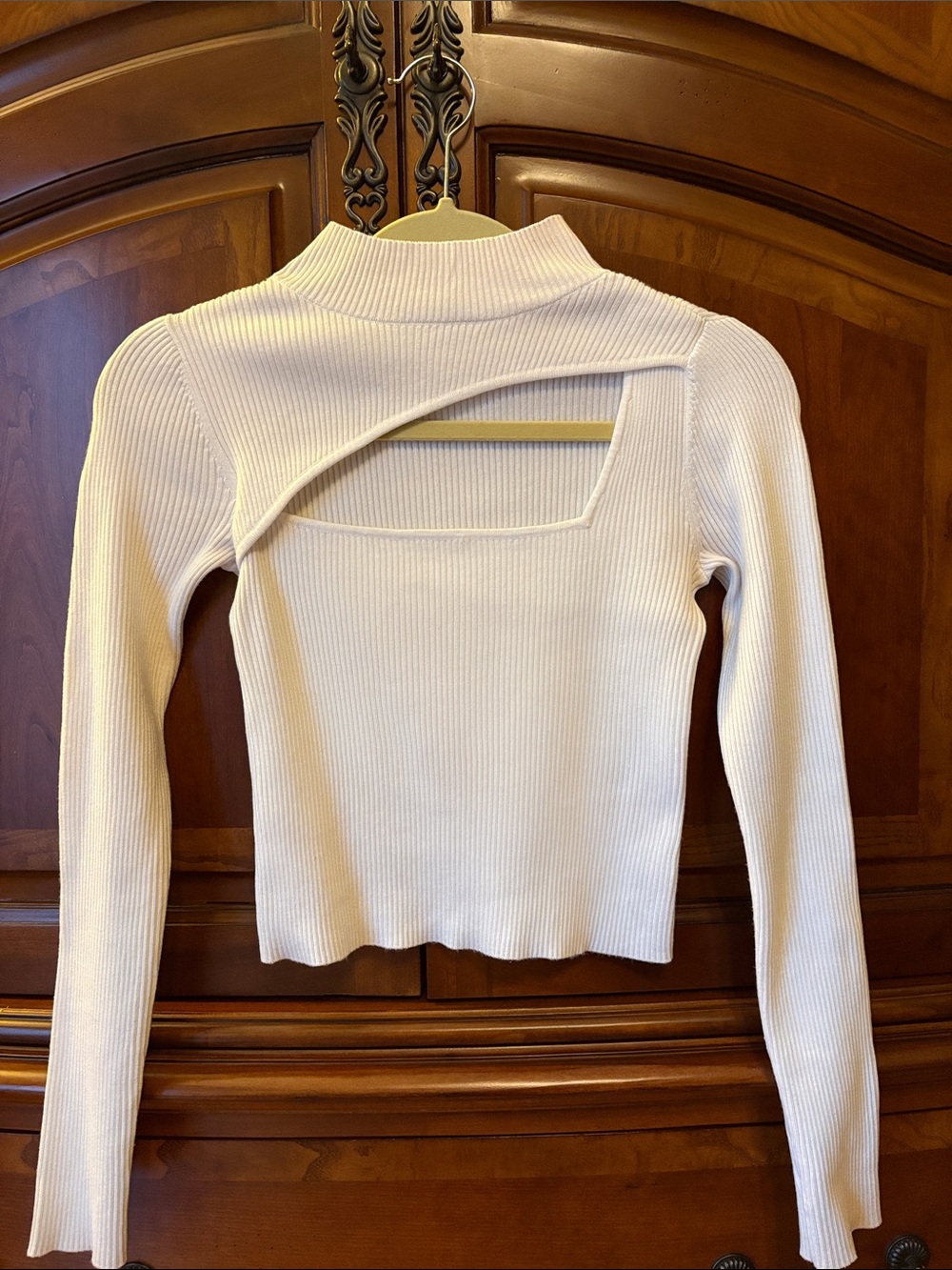 Bar iii Ribbed Cutout Long-Sleeve Sweater in Ivory